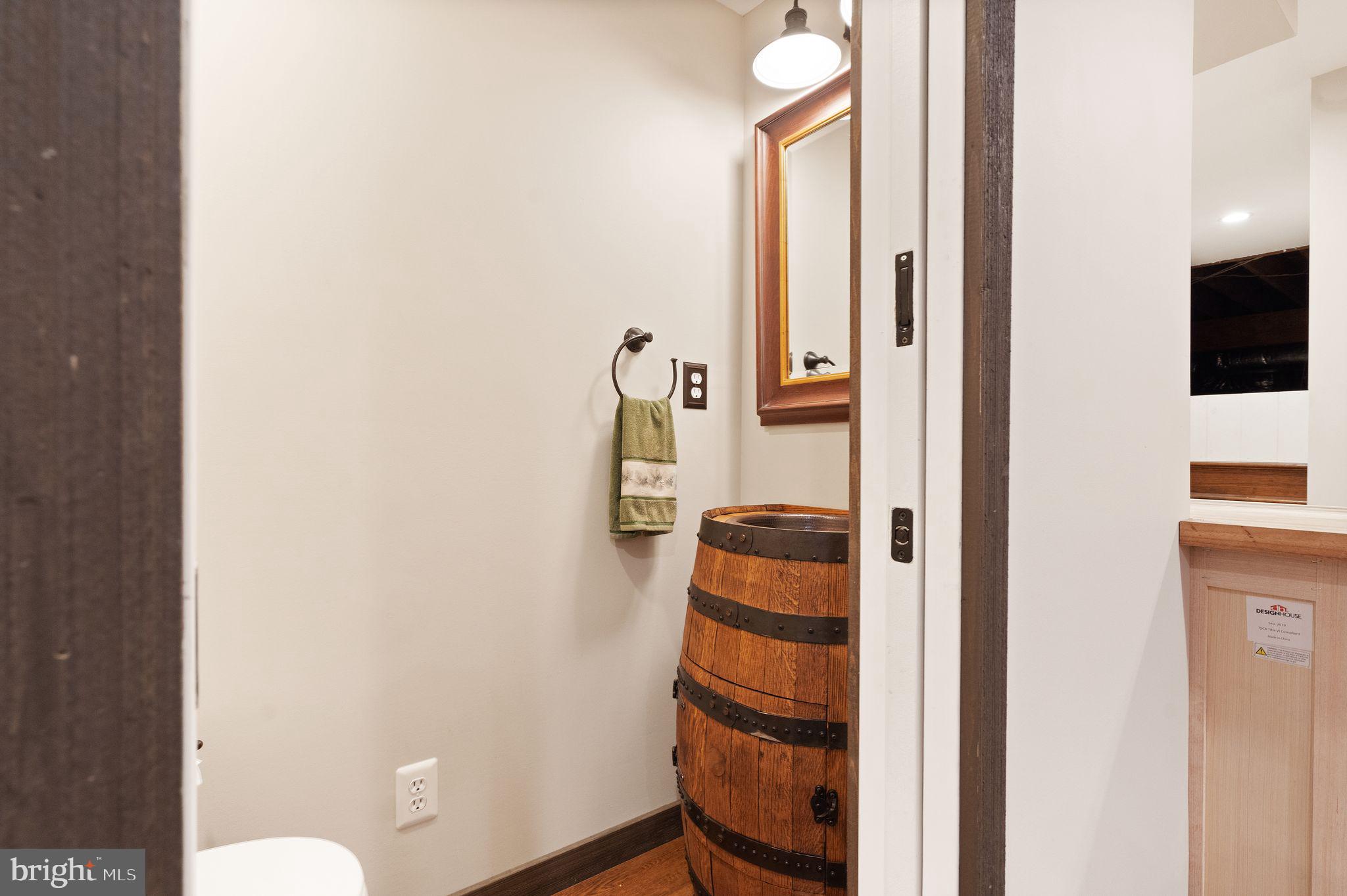 39686 Thomas Mill Road Leesburg, VA 20175 - Photo 81 of 104 Half-Bath (lower level)