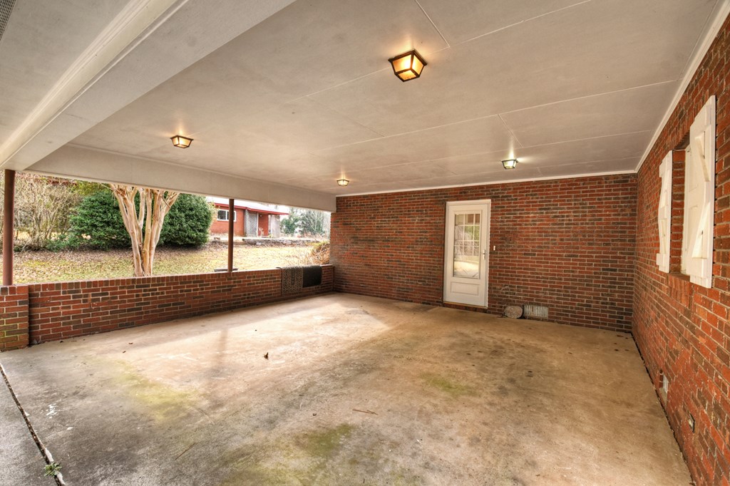 330 Colonial Avenue Copperhill, TN 37317 - Photo 13 of 37 a view of an empty room with a window