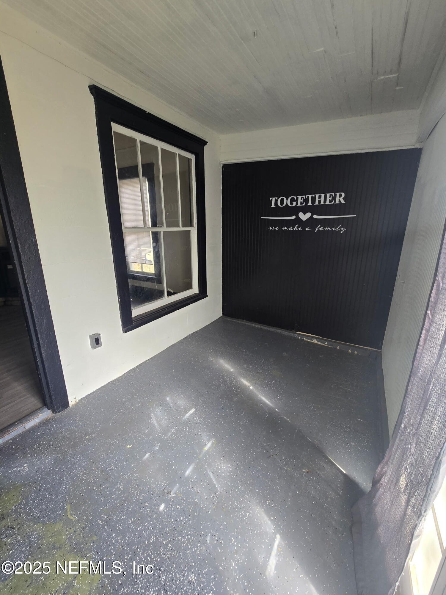 2005 Morehouse Road Jacksonville, FL 32209 - Photo 6 of 14 a view of a hallway