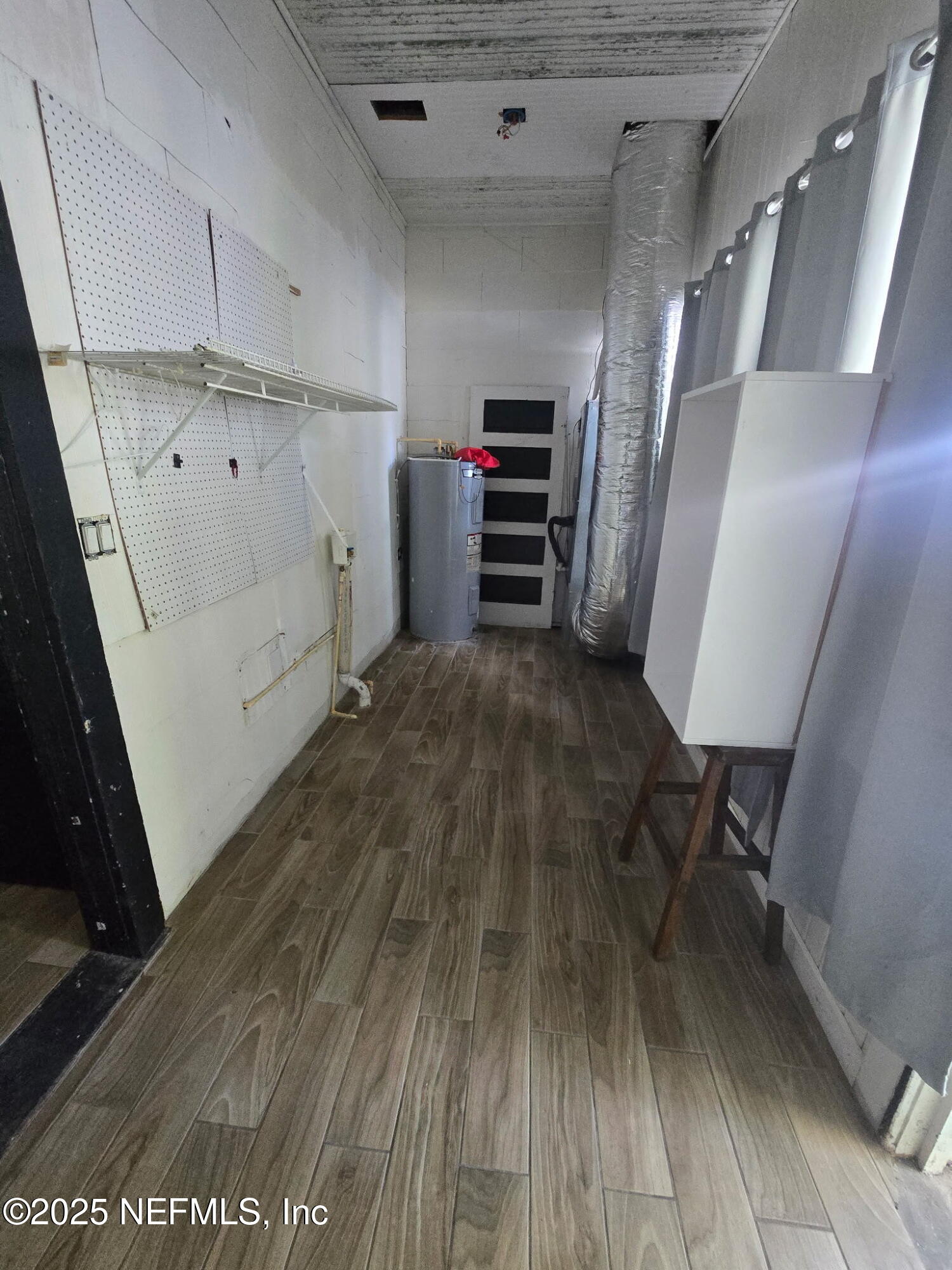 2005 Morehouse Road Jacksonville, FL 32209 - Photo 7 of 14 a view of a hallway with stairs