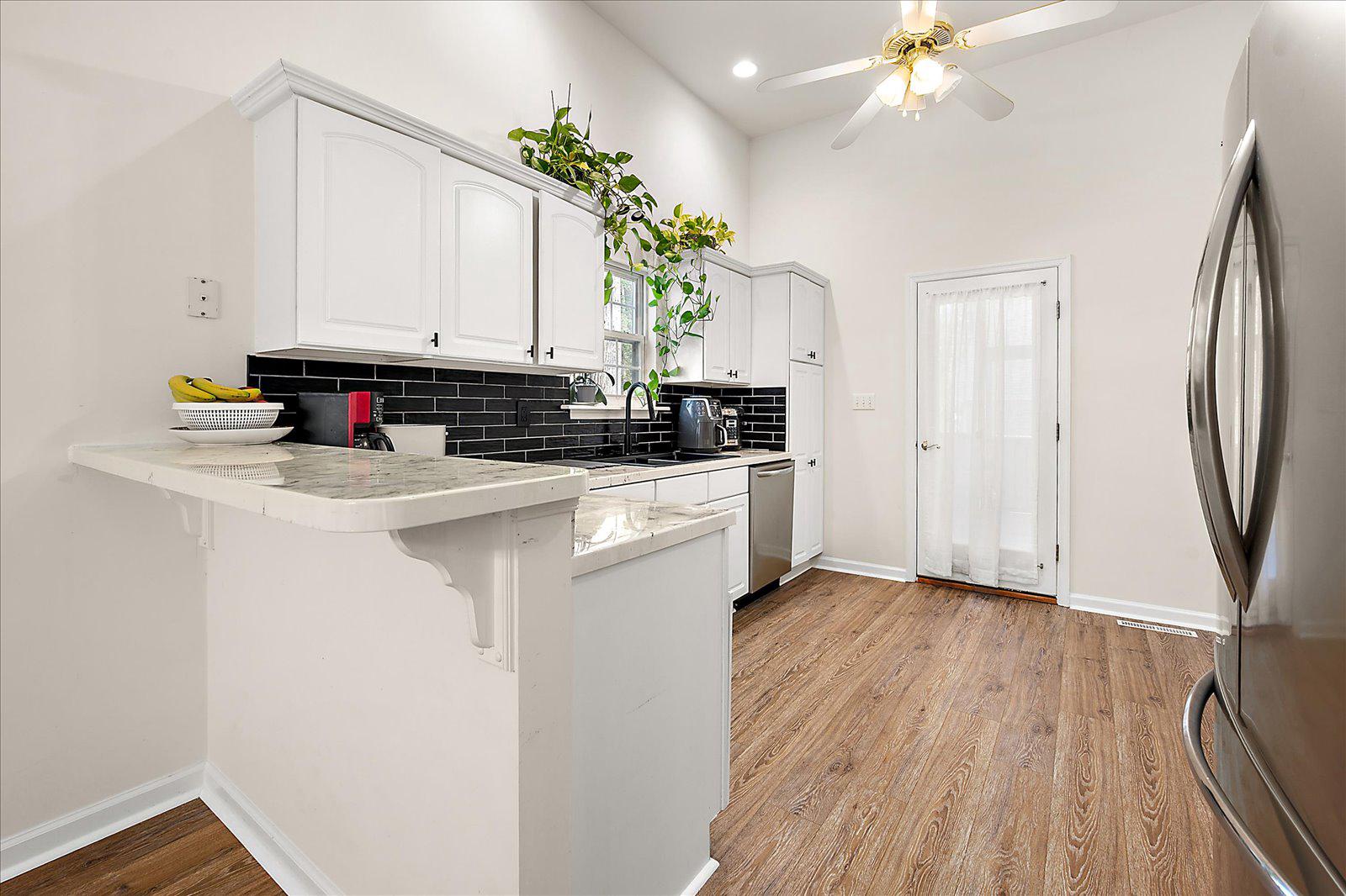 2 Moonraker Road Ocean Pines, MD 21811 - Photo 14 of 83 Eat-in kitchen with breakfast bar
