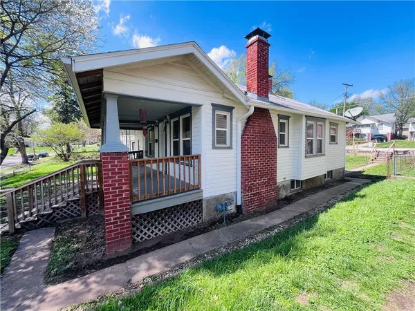 $109,900 | 2223 Doniphan Avenue, St. Joseph, MO 64507