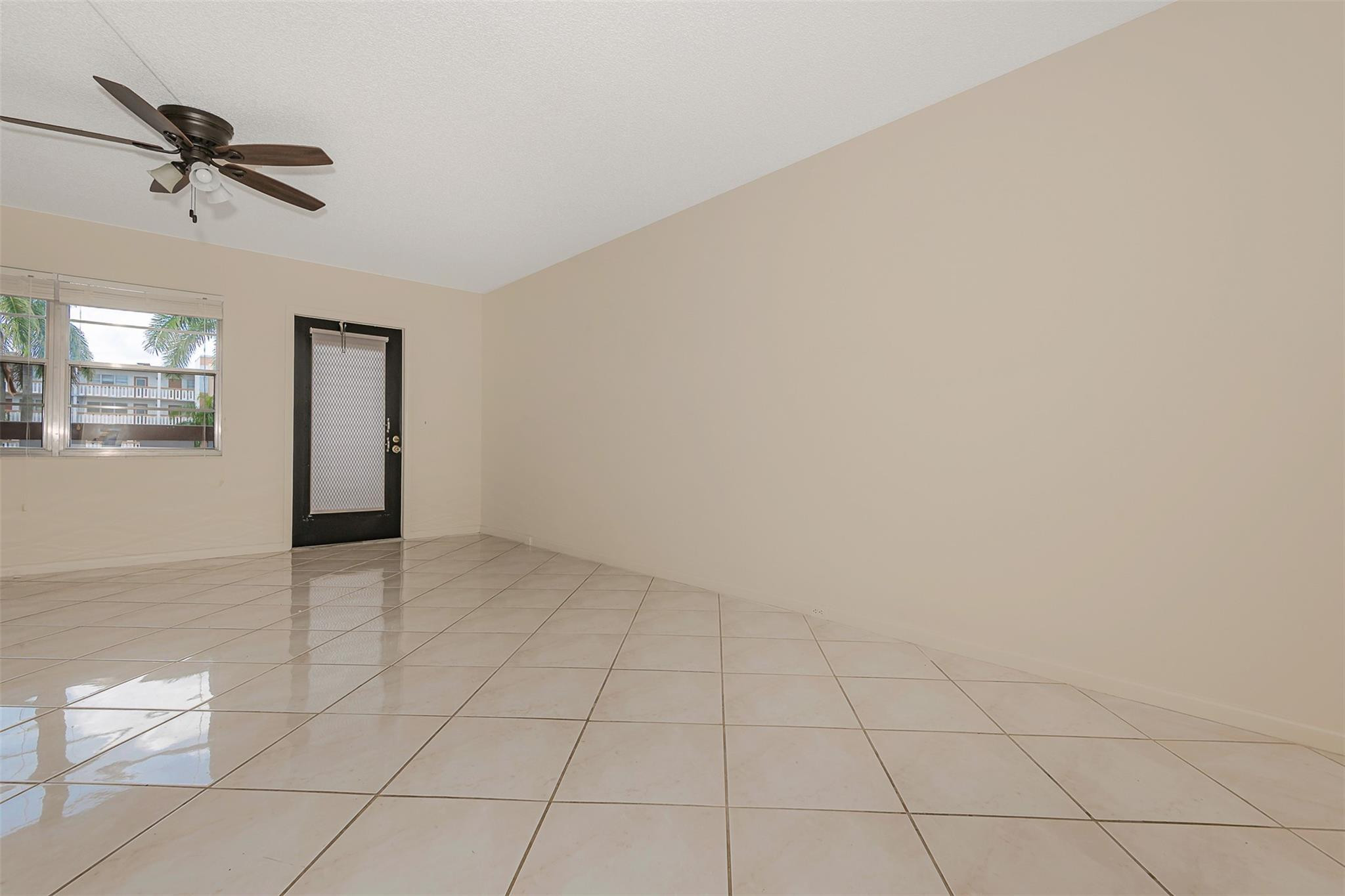 2009 Cornwall Drive, Unit 2009 Boca Raton, FL 33434 - Photo 11 of 23 a view of an empty room