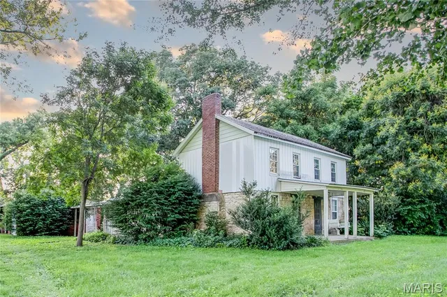 $159,000 | 692 North Eldred-hillview Road, Hillview, IL 62050