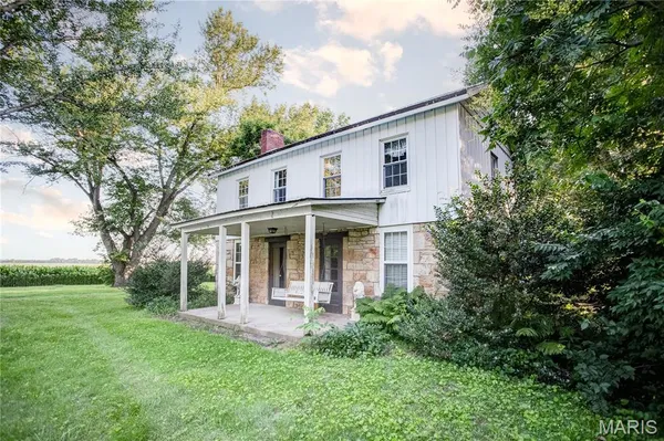 $155,000 | 692 North Eldred-hillview Road, Hillview, IL 62050