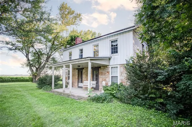 $159,000 | 692 North Eldred-hillview Road, Hillview, IL 62050