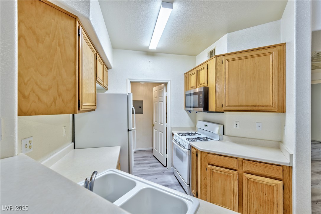 7111 South Durango Drive, Unit 107 Las Vegas, NV 89113 - Photo 11 of 15