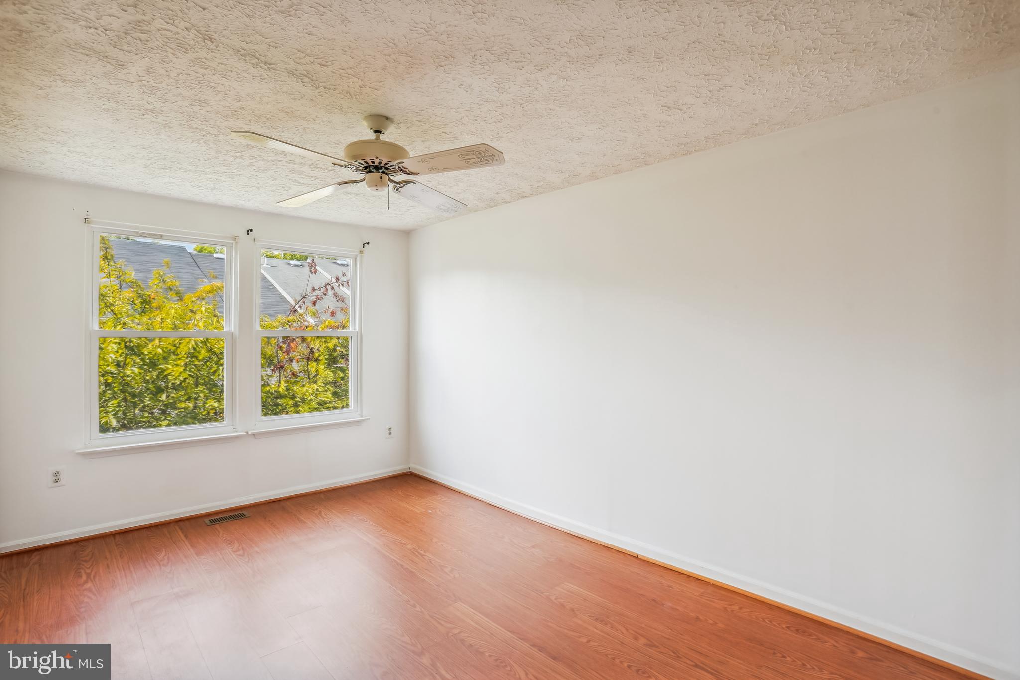 416 Legato Terrace Silver Spring, MD 20901 - Photo 26 of 32 Primary Bedroom