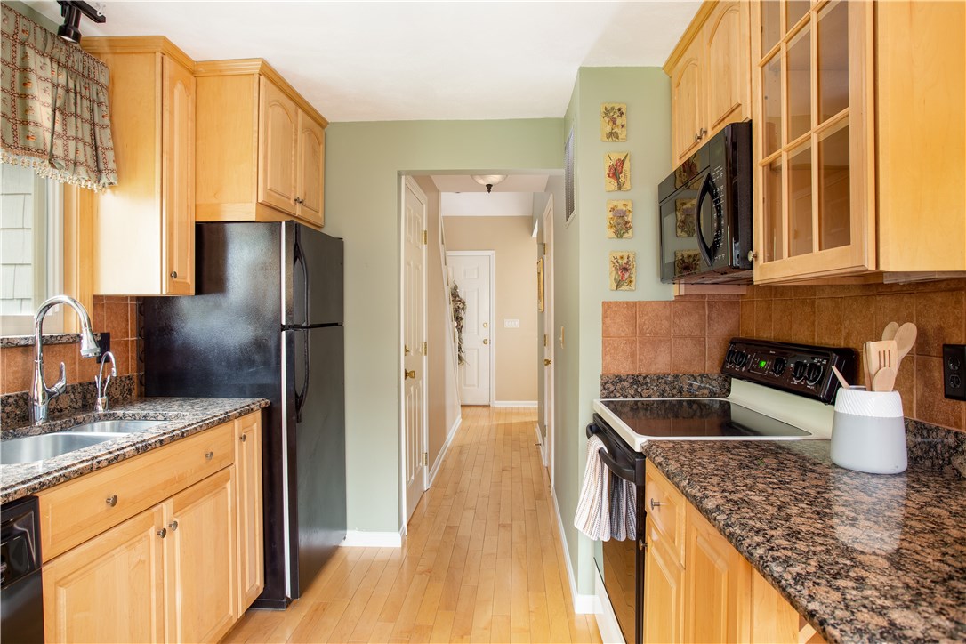 236 Old Forge Road, Unit 4 Warwick, RI 02818 - Photo 2 of 30