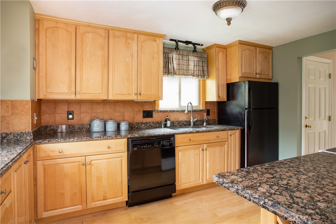 236 Old Forge Road, Unit 4 Warwick, RI 02818 - Photo 4 of 30