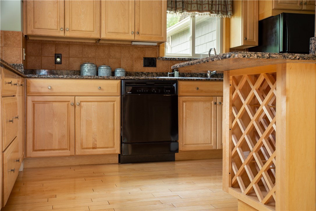 236 Old Forge Road, Unit 4 Warwick, RI 02818 - Photo 5 of 30