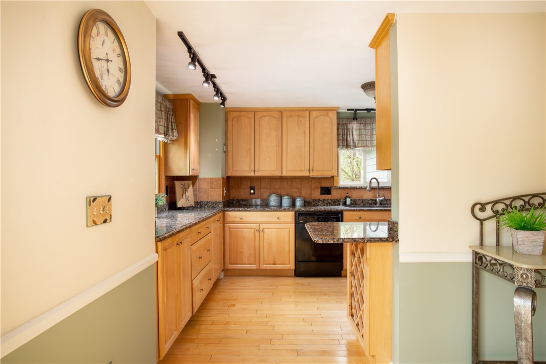 236 Old Forge Road, Unit 4 Warwick, RI 02818 - Photo 6 of 30