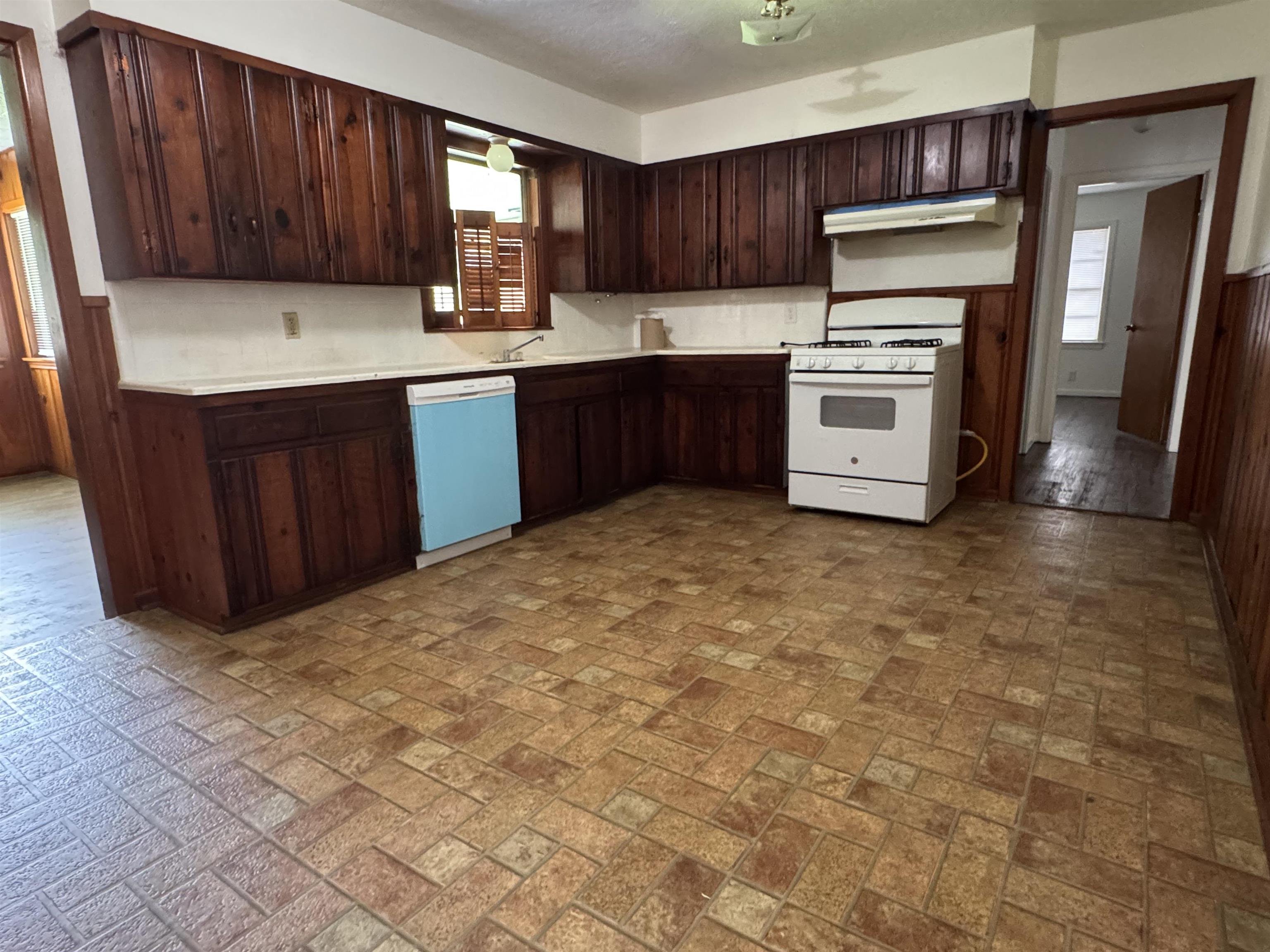 5480 Thames Drive Beaumont, TX 77708 - Photo 6 of 18