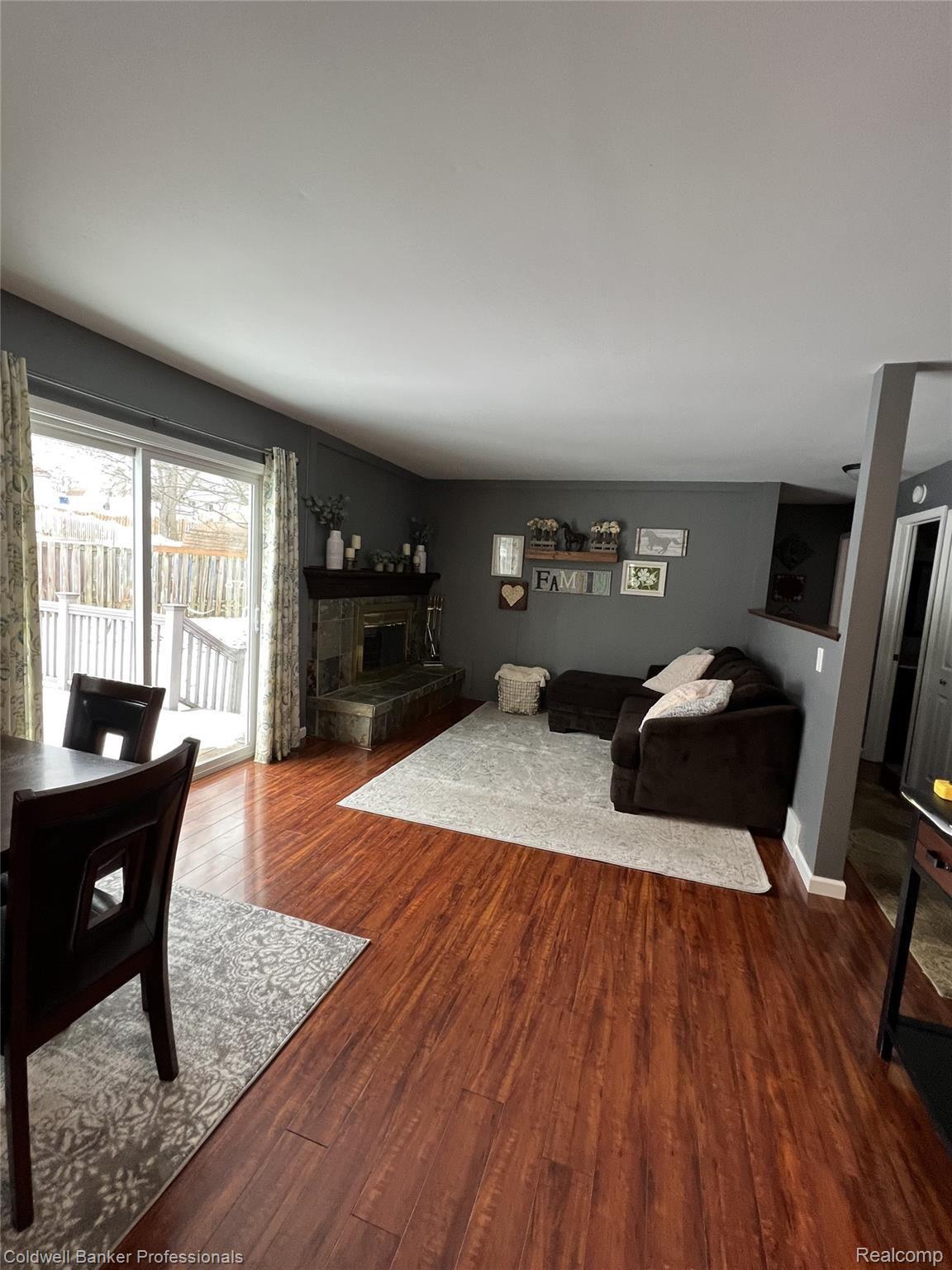 705 Huntington Road Grand Blanc, MI 48439 - Photo 6 of 29 Great Room