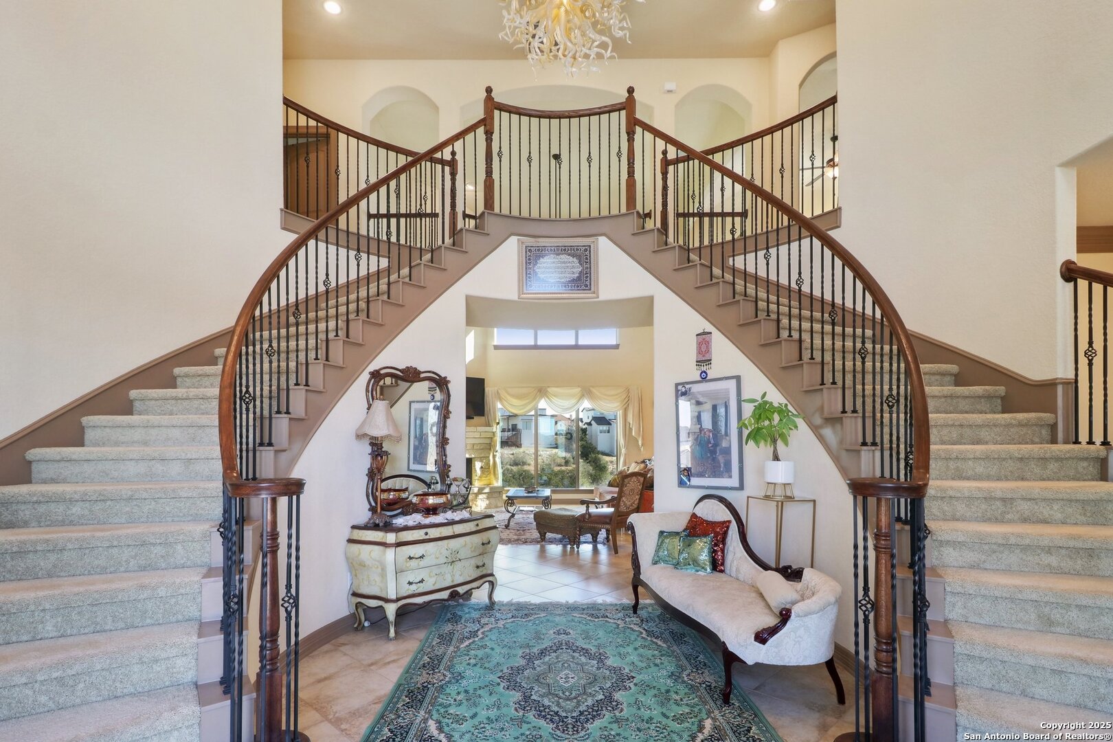 8811 Monarchy Row San Antonio, TX 78255 - Photo 6 of 49