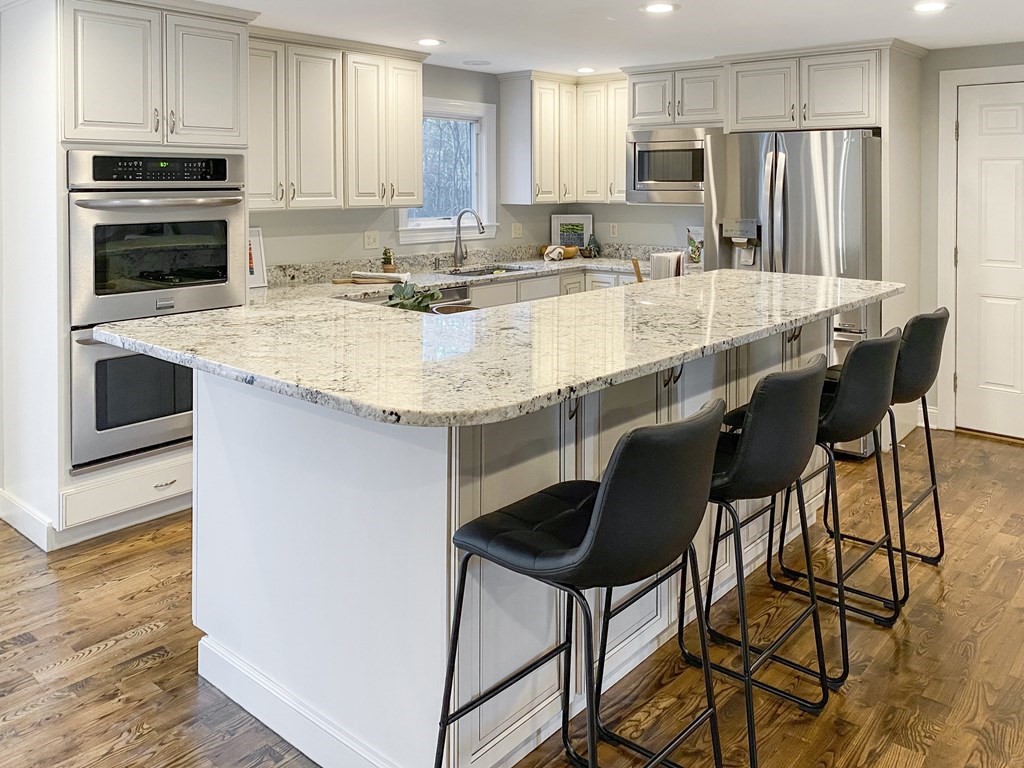 16 Joseph Way Reading, MA 01867 - Photo 2 of 25