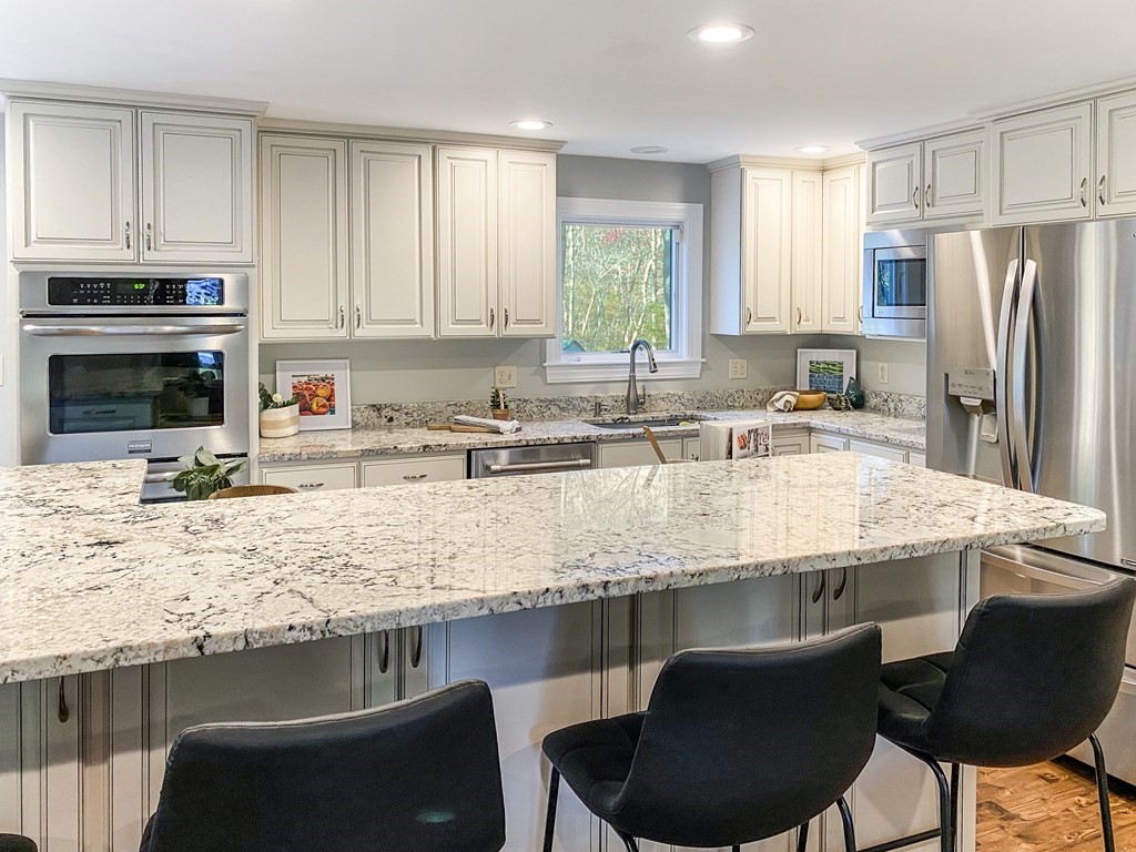 16 Joseph Way Reading, MA 01867 - Photo 4 of 25