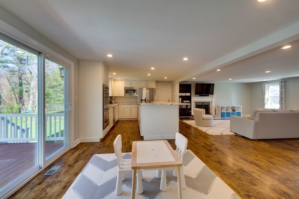 16 Joseph Way Reading, MA 01867 - Photo 8 of 25