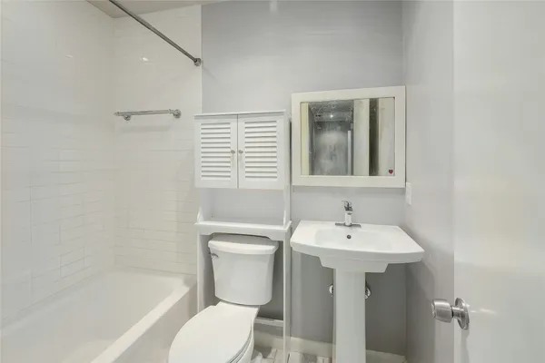 $2,000 | 2002 Millay Drive, Unit 118, Austin, TX 78752