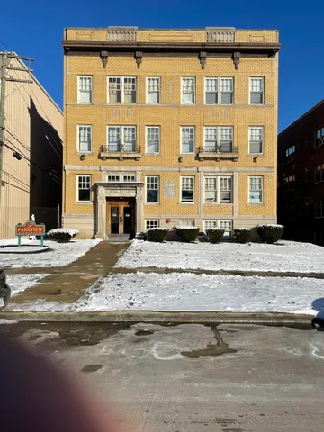 $1,200 | 590 Parkview Drive, Unit 201, Detroit, MI 48214