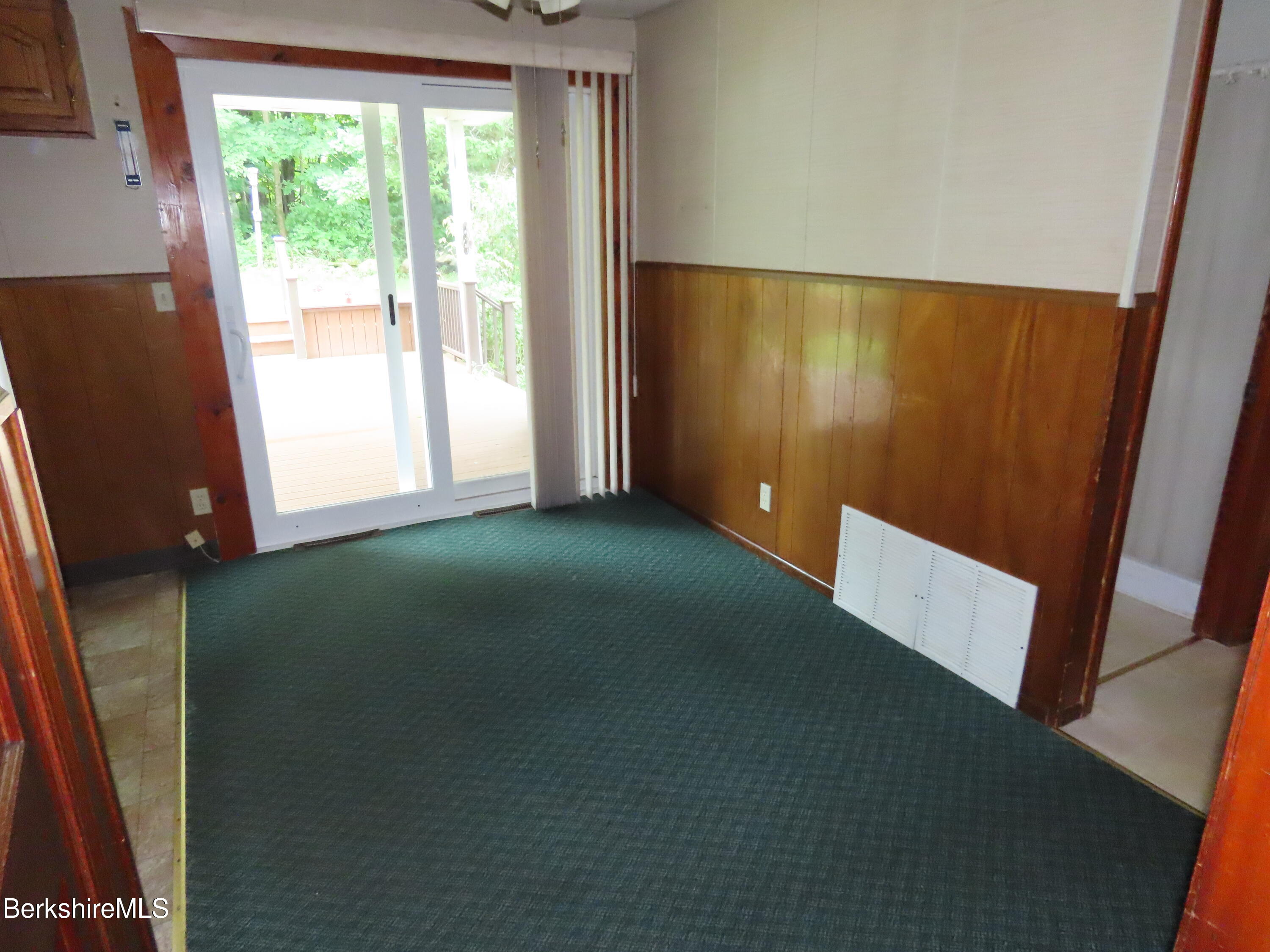 716 Daniels Road Clarksburg, MA 01247 - Photo 11 of 55 dining area