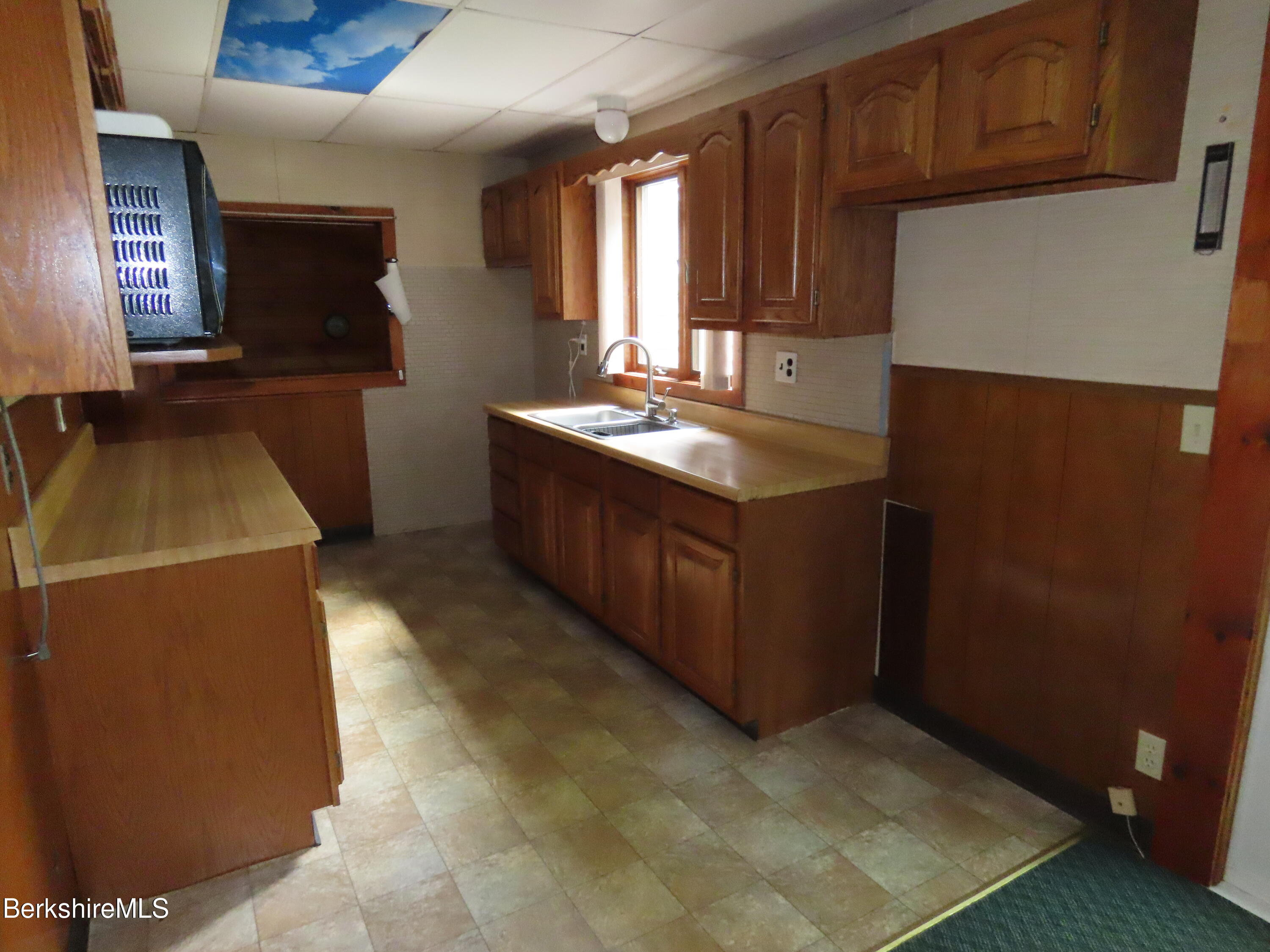 716 Daniels Road Clarksburg, MA 01247 - Photo 7 of 55 Kitchen