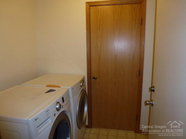 64825 McGrath Road Bend, OR 97701 - Photo 12 of 25 Utility room includes washer/dryer with