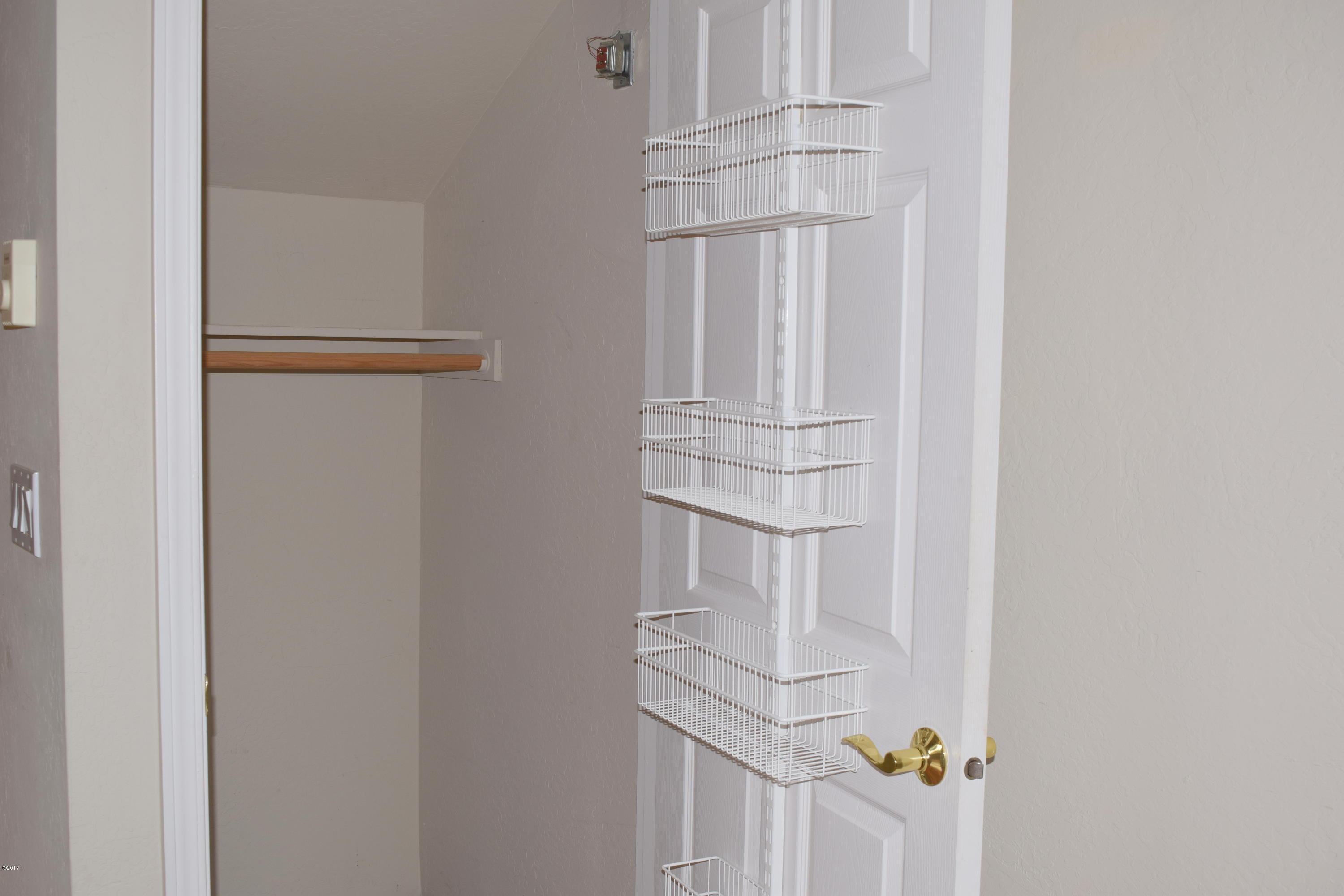 911 Southwest 12th Street Newport, OR 97365 - Photo 9 of 29 Pantry