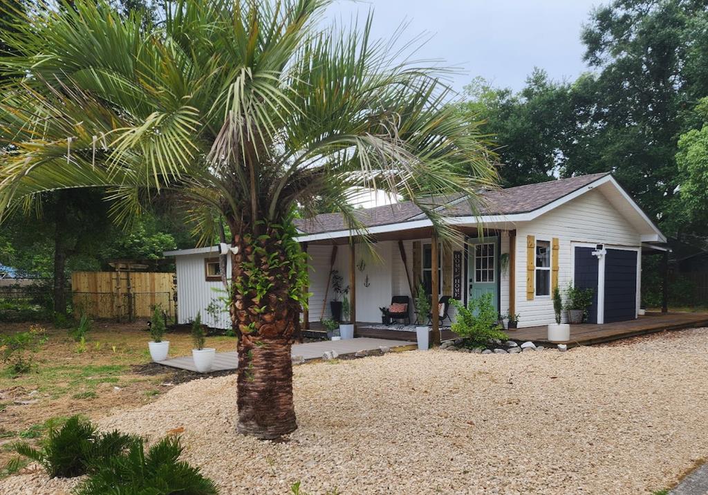 603 Southeast 3rd Street Carrabelle, FL 32322 - Photo 4 of 31