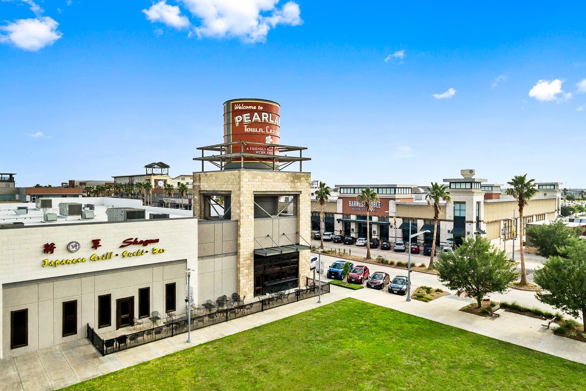 607 Montebello Court Rosharon, TX 77583 - Photo 7 of 7 Pearland Town Center nearby!