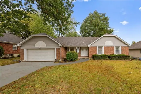 $302,450 | 1004 Southeast 3rd Terrace, Lee's Summit, MO 64063