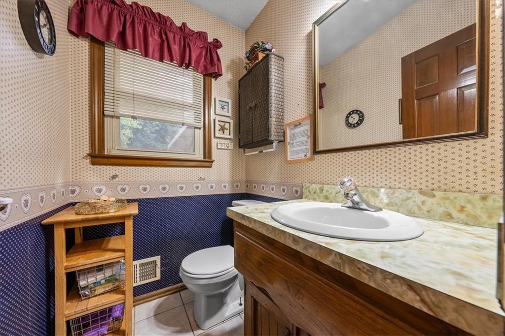 1004 Southeast 3rd Terrace Lee's Summit, MO 64063 - Photo 13 of 30