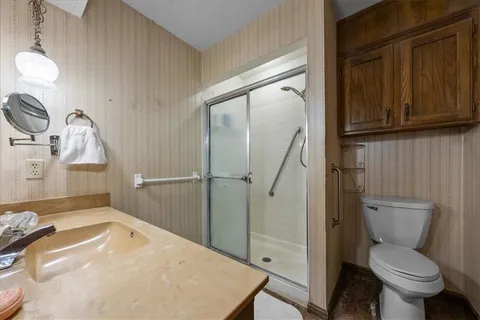 $302,450 | 1004 Southeast 3rd Terrace, Lee's Summit, MO 64063