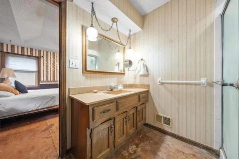 $302,450 | 1004 Southeast 3rd Terrace, Lee's Summit, MO 64063