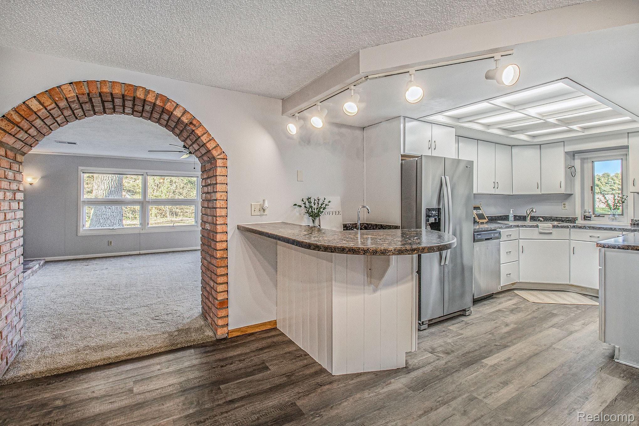 5891 Zimmer Road Williamston, MI 48895 - Photo 5 of 32 Kitchen