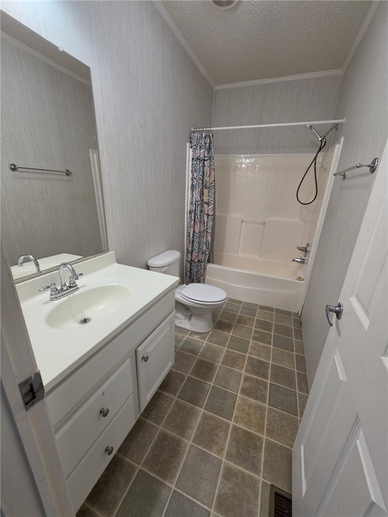 1400 Massey Road Pendleton, SC 29670 - Photo 23 of 25 This bathroom offers practical elegance and everyday comfort.