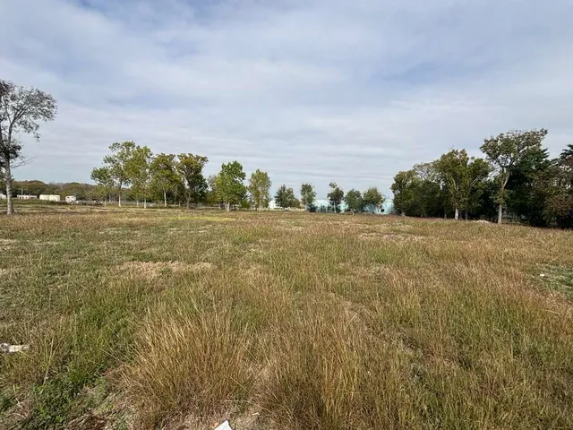 a view of an outdoor space and a yard