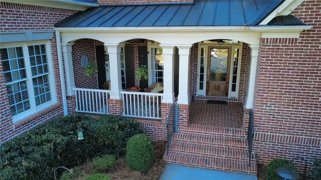 $825,000 | 926 Kinghorn Drive Northwest, Kennesaw, GA 30152