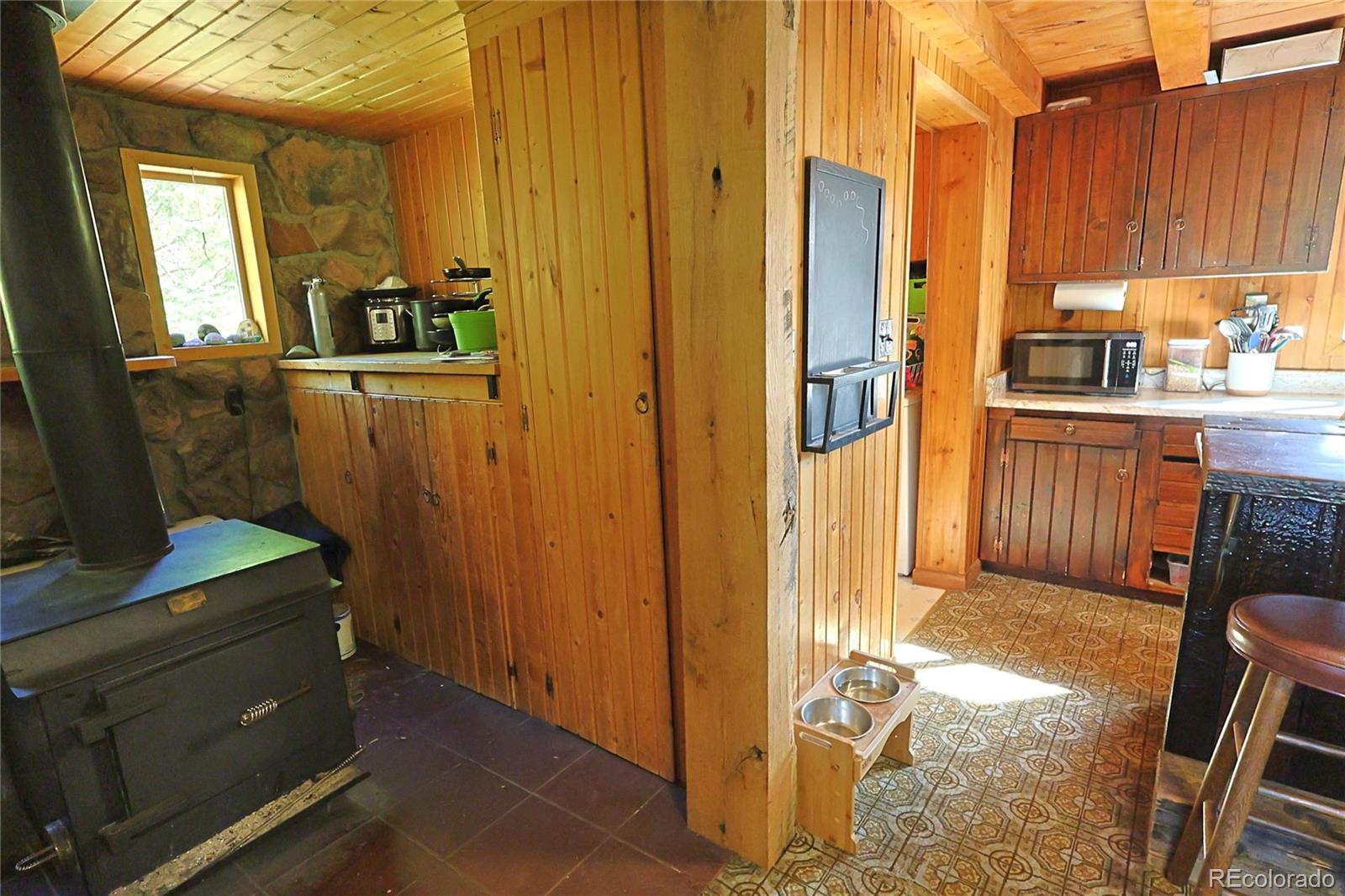 420 Quartz Lane Pitkin, CO 81241 - Photo 14 of 40 a very nice looking room with a large window