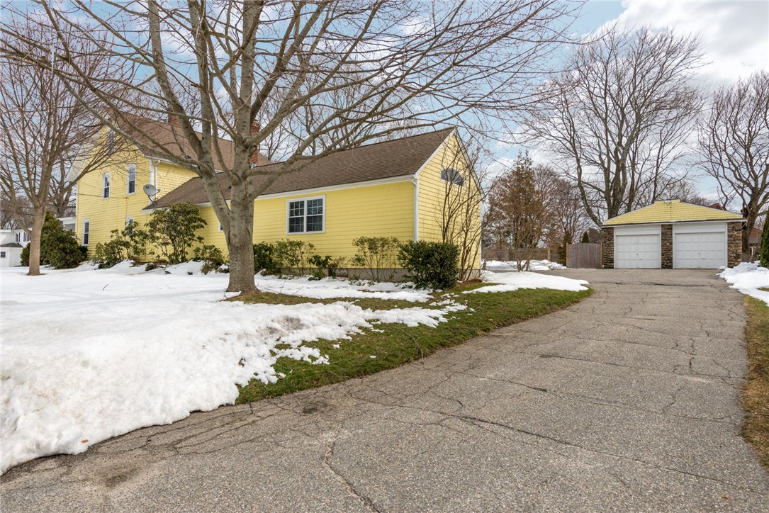 3240 Mendon Road Cumberland, RI 02864 - Photo 4 of 40