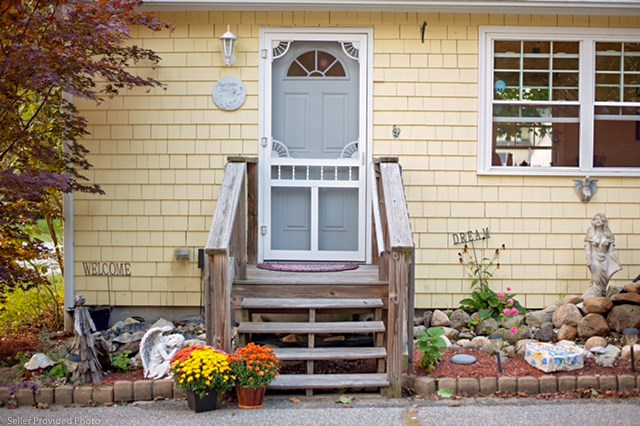 3240 Mendon Road Cumberland, RI 02864 - Photo 8 of 40