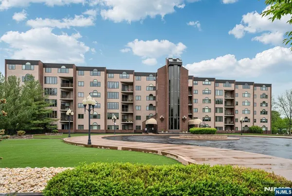 $459,000 | 1360 Hamburg Turnpike, Unit 409, Wayne, NJ 07470