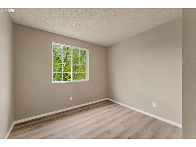 $225,000 | 1215 West Main Street, Medford, OR 97501