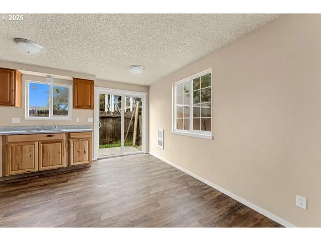 $225,000 | 1215 West Main Street, Medford, OR 97501