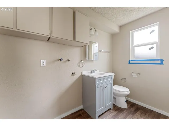 $225,000 | 1215 West Main Street, Medford, OR 97501