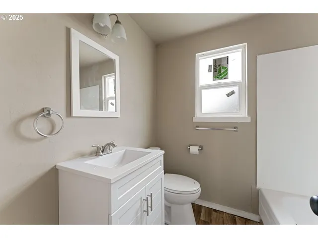 $225,000 | 1215 West Main Street, Medford, OR 97501