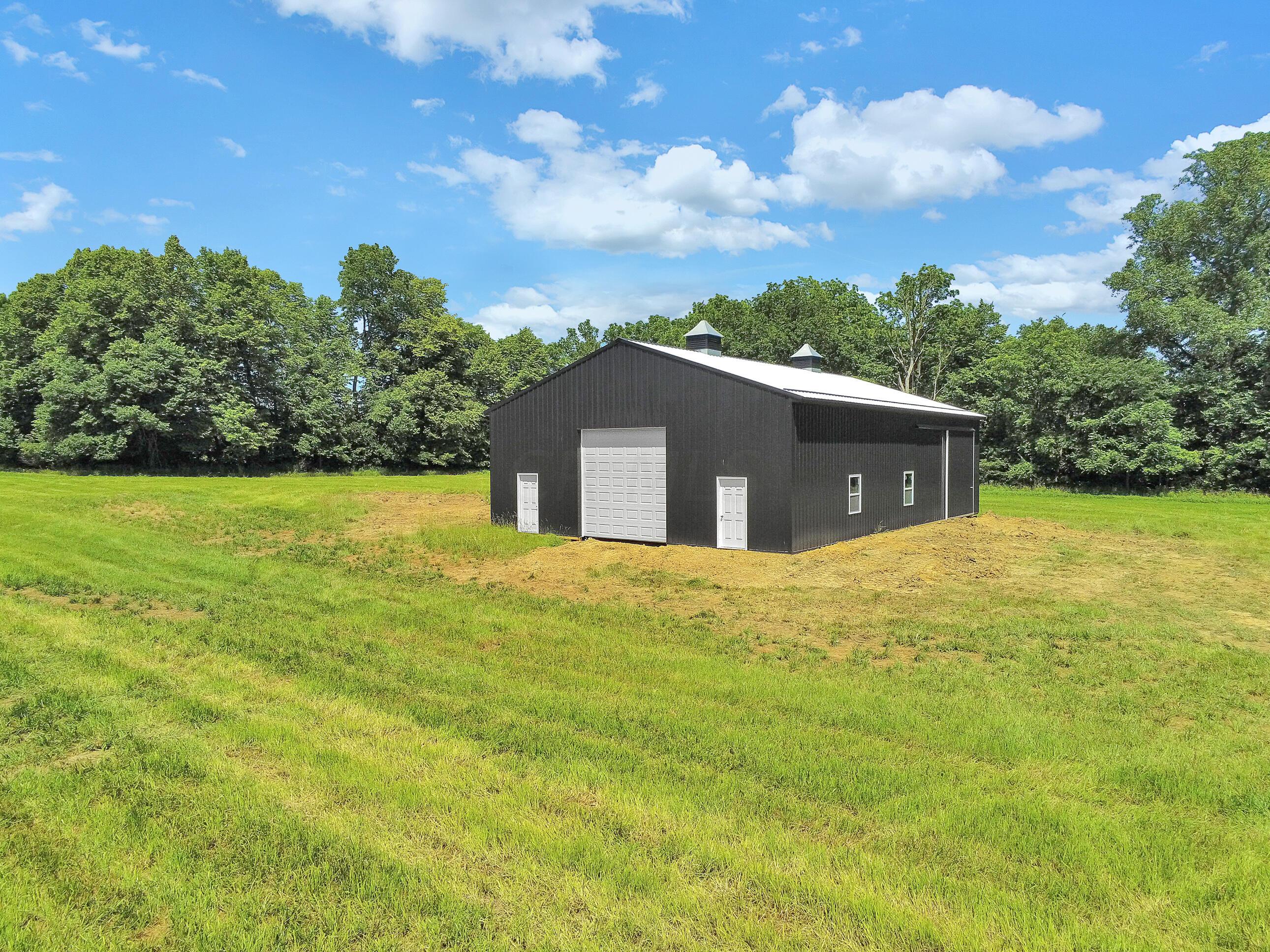 5015 Columbia Road Southwest Pataskala, OH 43062 - Photo 3 of 27