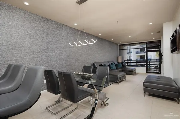 $1,700 | 813 Travis Street, Unit 314, Mission, TX 78572