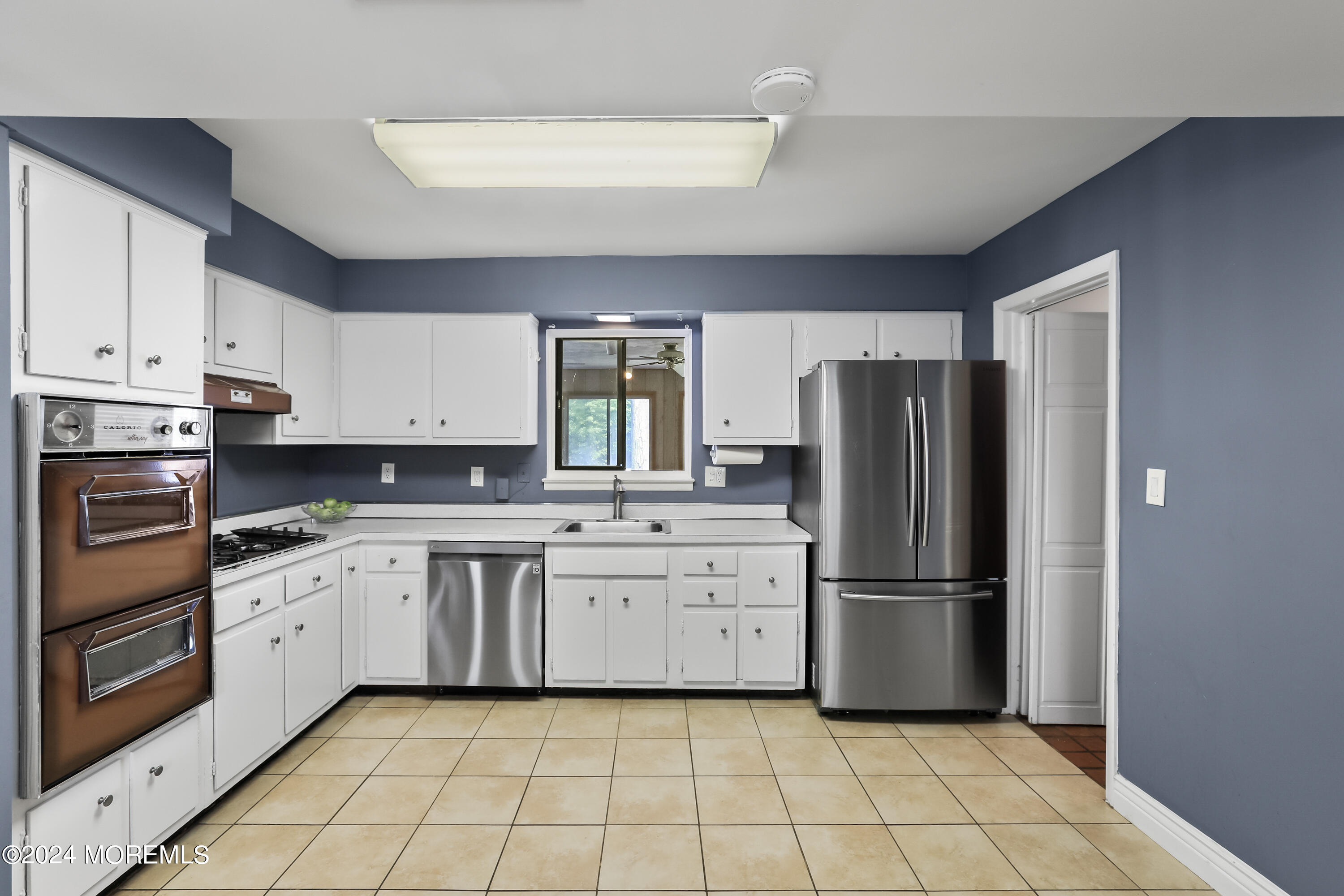 6 Robinson Road Morganville, NJ 07751 - Photo 11 of 42 5W5A0447