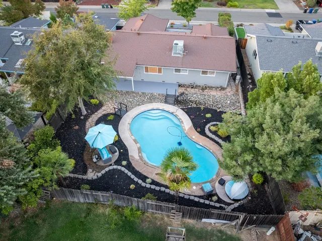 $669,000 | 6410 Rolling Way, Carmichael, CA 95608